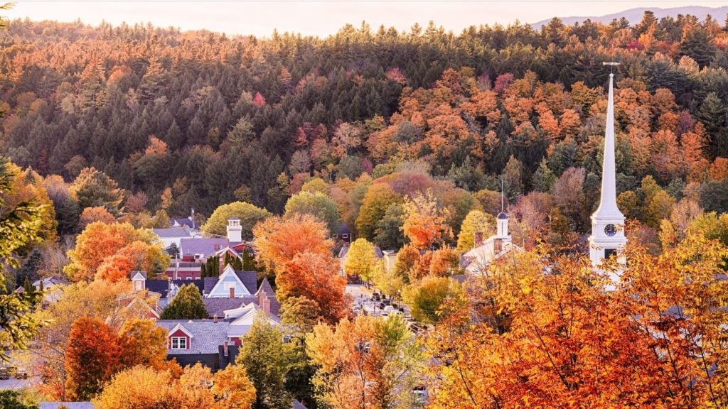 Brilliant fall foliage in Stowe, Vermont (Photo:  Mark Vandenberg)