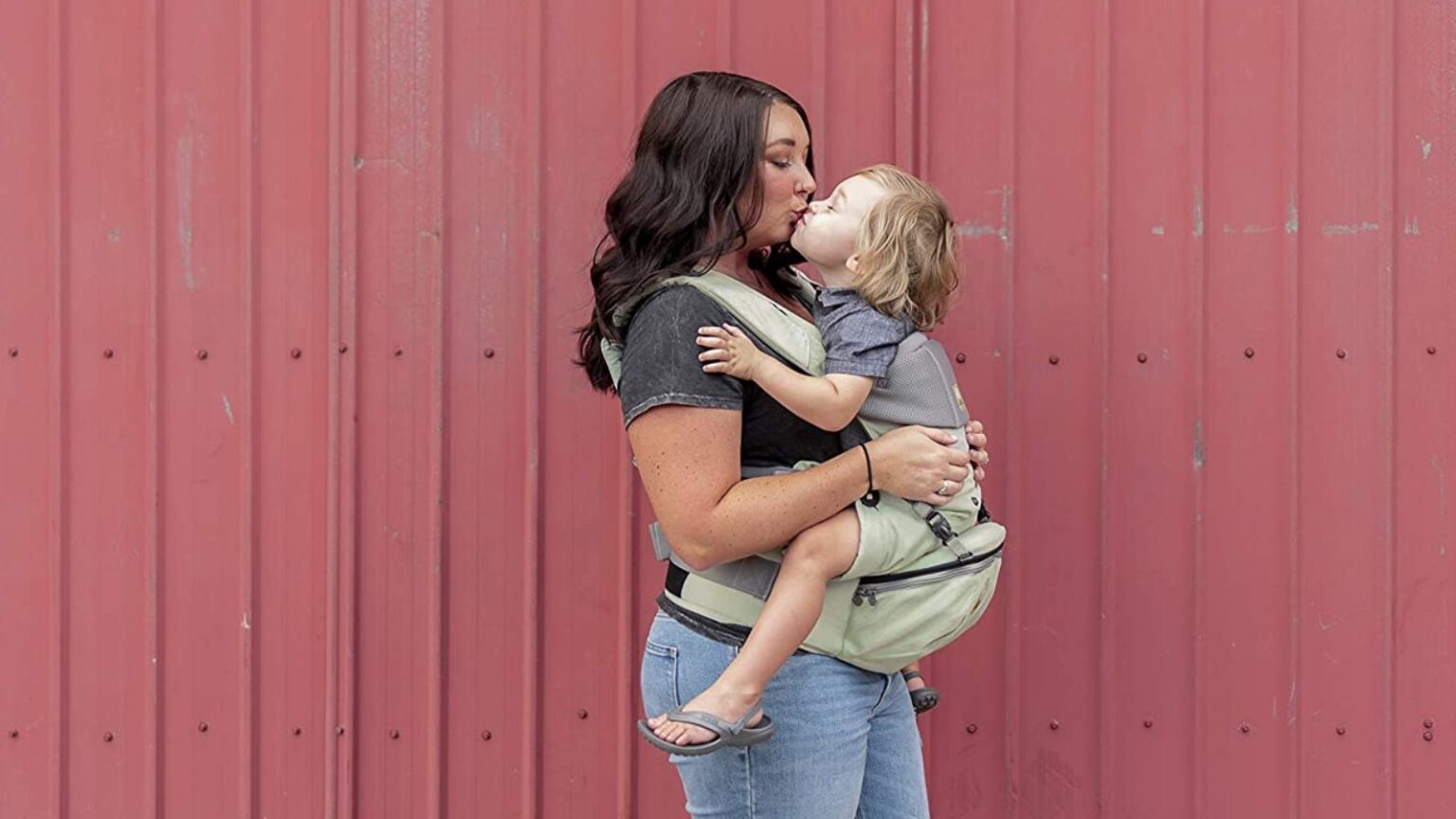 7 Best Baby Carriers for Travel with Little Ones FamilyVacationist