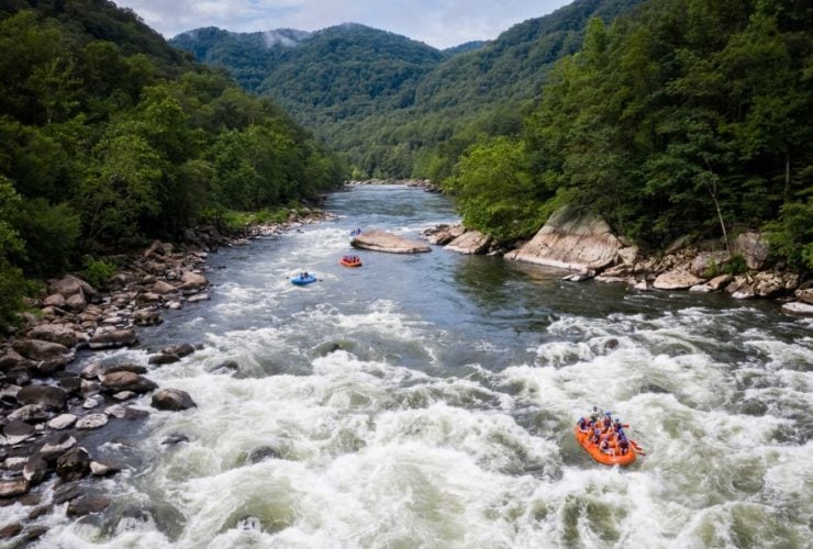 Whitewater rafting on the New River (Photo: Adventures on the Gorge)