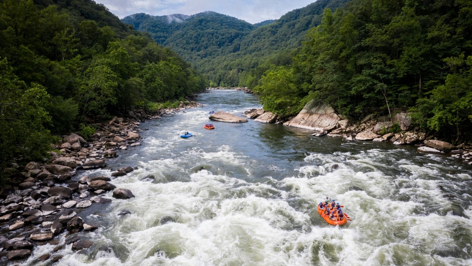 Whitewater rafting on the New River (Photo: Adventures on the Gorge)