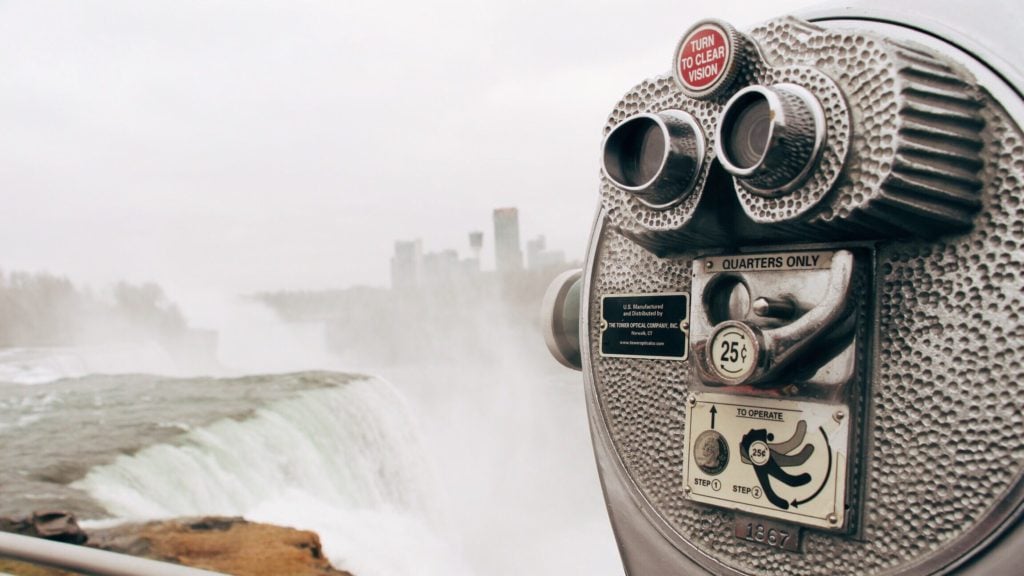 Air Terjun Niagara, New York.  Air Terjun Niagara adalah salah satu tujuan liburan keluarga terbaik di New York