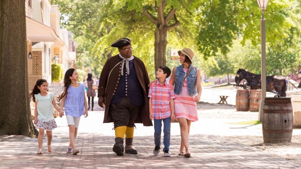 Authentically costumed re-enactors make Colonial Williamsburg come to life (Photo: Virginia Tourism)