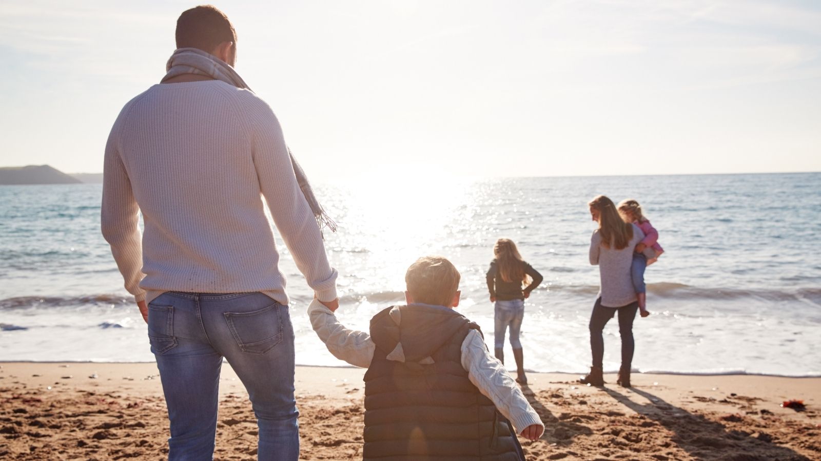 Family on a fall beach vacation (Photo: Shutterstock)