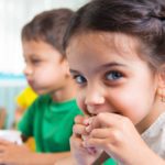 Children eating a snack (Photo: Shutterstock)