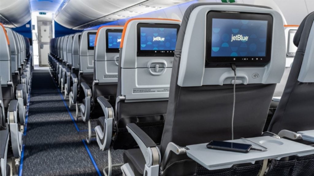Wi-Fi gratis dan hiburan dalam pesawat JetBlue menjadikannya salah satu maskapai penerbangan terbaik untuk anak-anak (Foto: JetBlue)