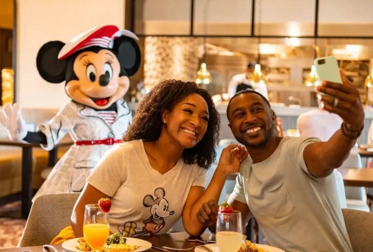Disney World food options include table service and quick-service eateries (Photo: Matt Stroshane)
