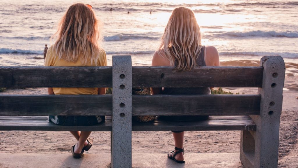 Girls on the beach in San Diego (Photo: @debb_alba via Twenty20)