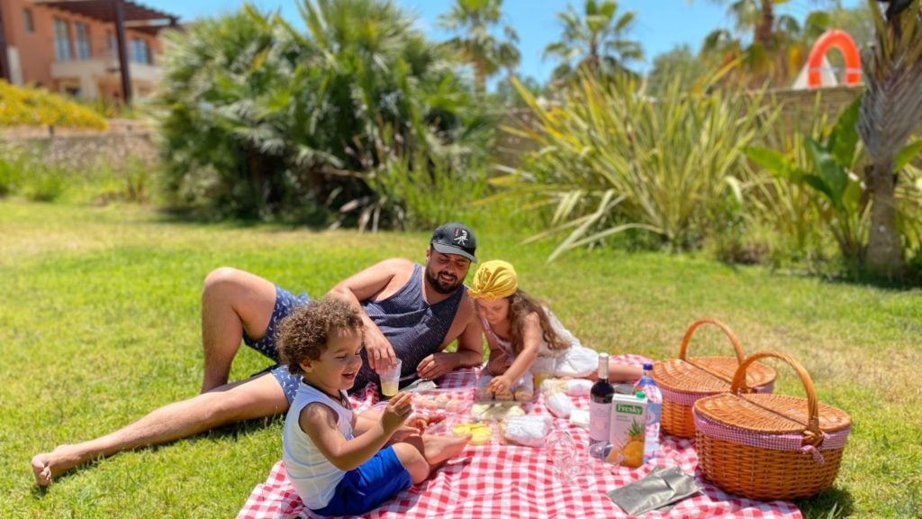 Family picnic at Monte Santo Resort (Photo: Monte Santo Resort)