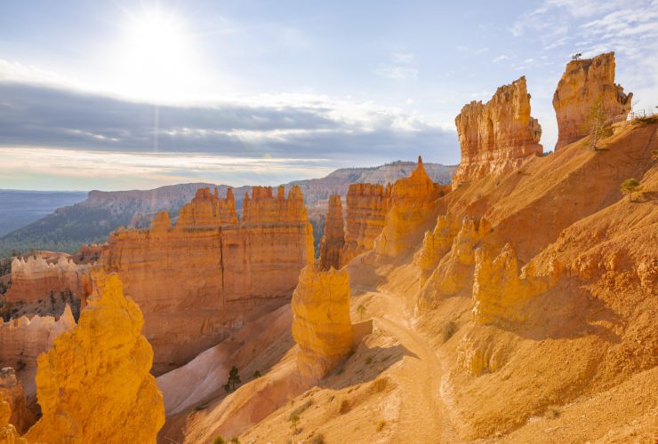 Bryce National Park rocks lit up by the sun. National parks are a Globus tour itinerary