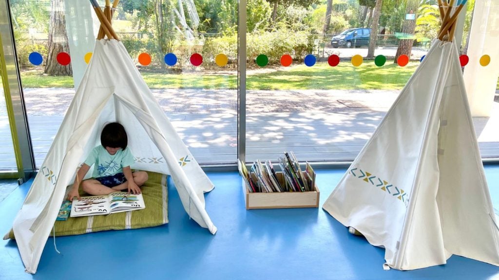 At Martinhal Cascais's supervised kids club, toddlers can play in teepees filled with stuffed animals (Photo: Martinhal Cascais)