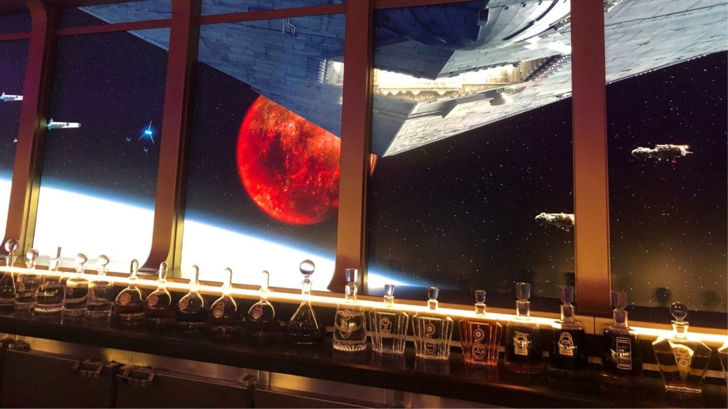 Disney Imagineers bekerja langsung dengan Lucasfilm untuk menghidupkan Hyperspace Lounge (Foto: Josh Roberts)