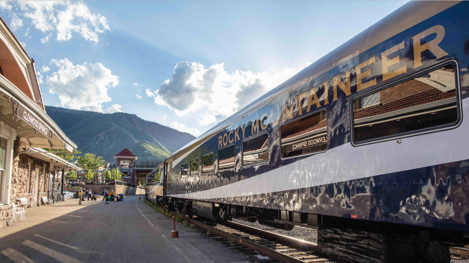 Rocky Mountaineer Rockies to Red Rocks train at the Glenwood Springs station