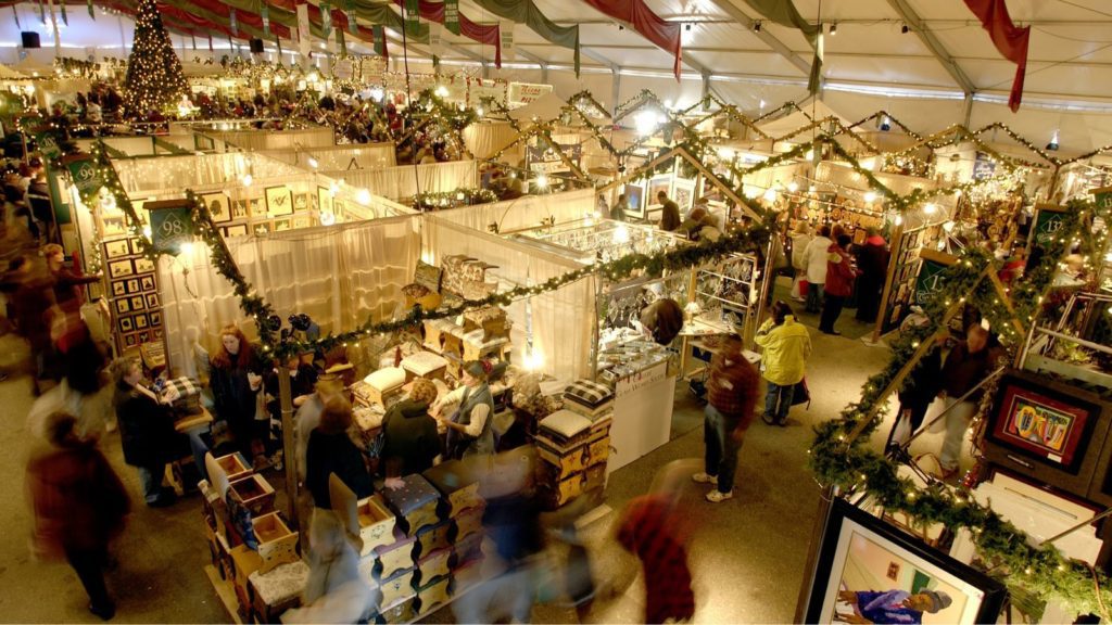 Indoor Christkindlmarkt (Photo: Discover Lehigh Valley)