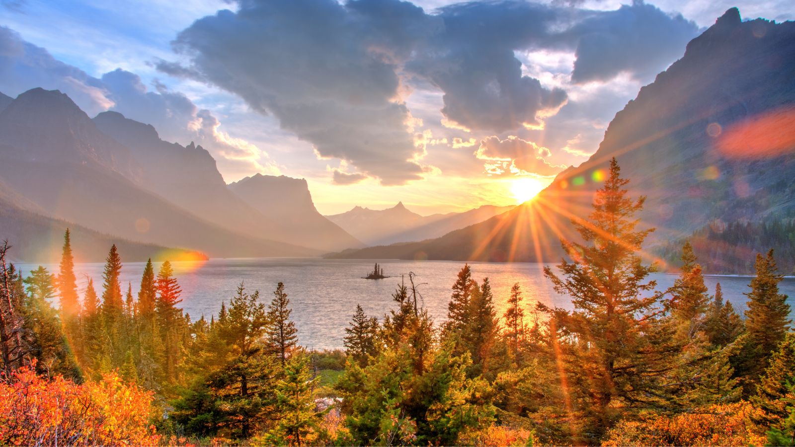Saint Mary Lake and Wild Goose Island at Glacier National Park (Photo: Shutterstock)