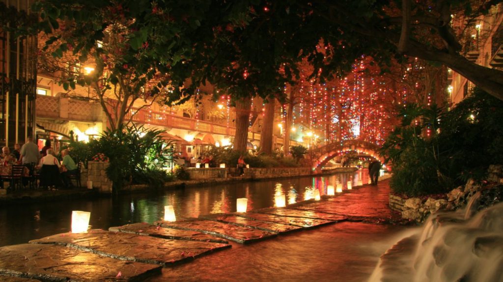 San Antonio River Walk holiday lights tradition continues after