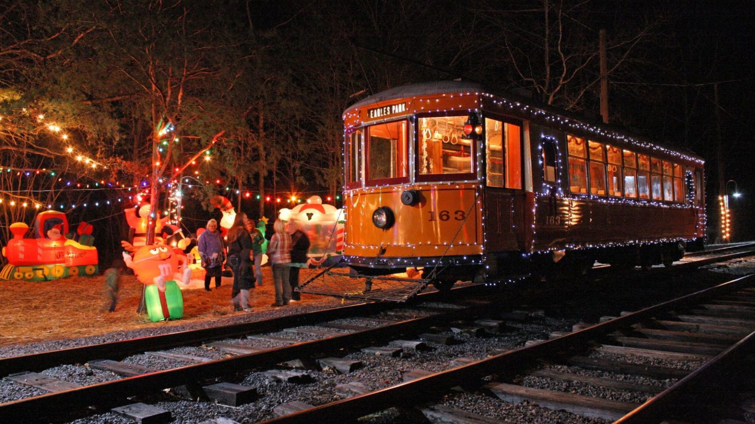 10 Christmas Train Rides That Are Full of Holiday Magic (2023