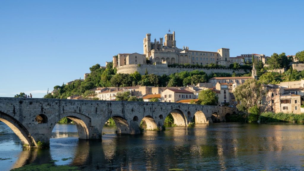 Gothic cathedral overlooking Narbonne, France (Photo: Shutterstock)