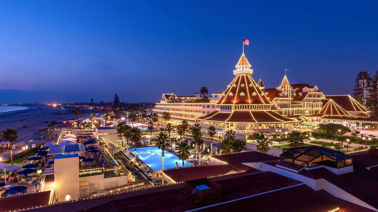 10 Best Hotels for Festive Christmas Getaways (2023) FamilyVacationist