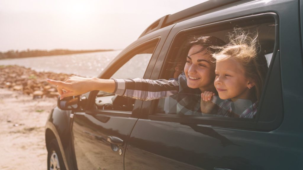 Mother and daughter on a road trip (Photo: Shutterstock)