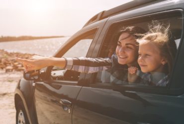 Mother and daughter on a road trip (Photo: Shutterstock)