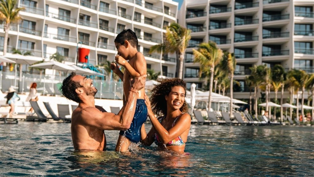 Hora de piscina al Hilton Cancun All Inclusive (Foto: Hilton)
