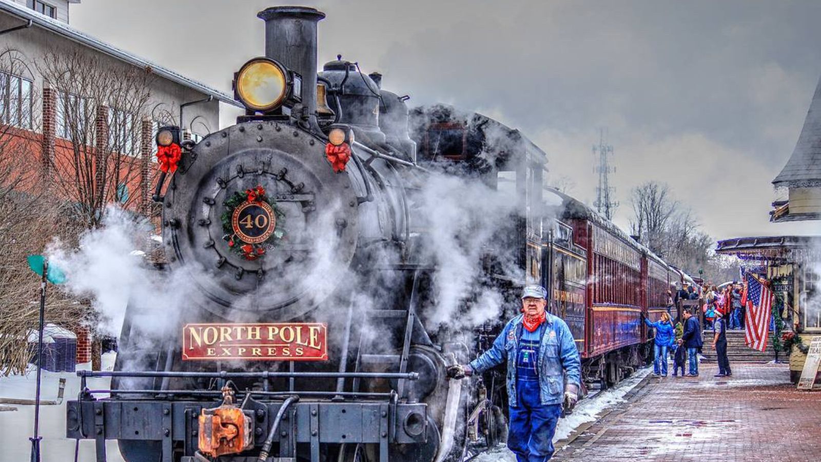 Santa's North Pole train on the New Hope Railroad (Photo: @SayHellotoAmerica)