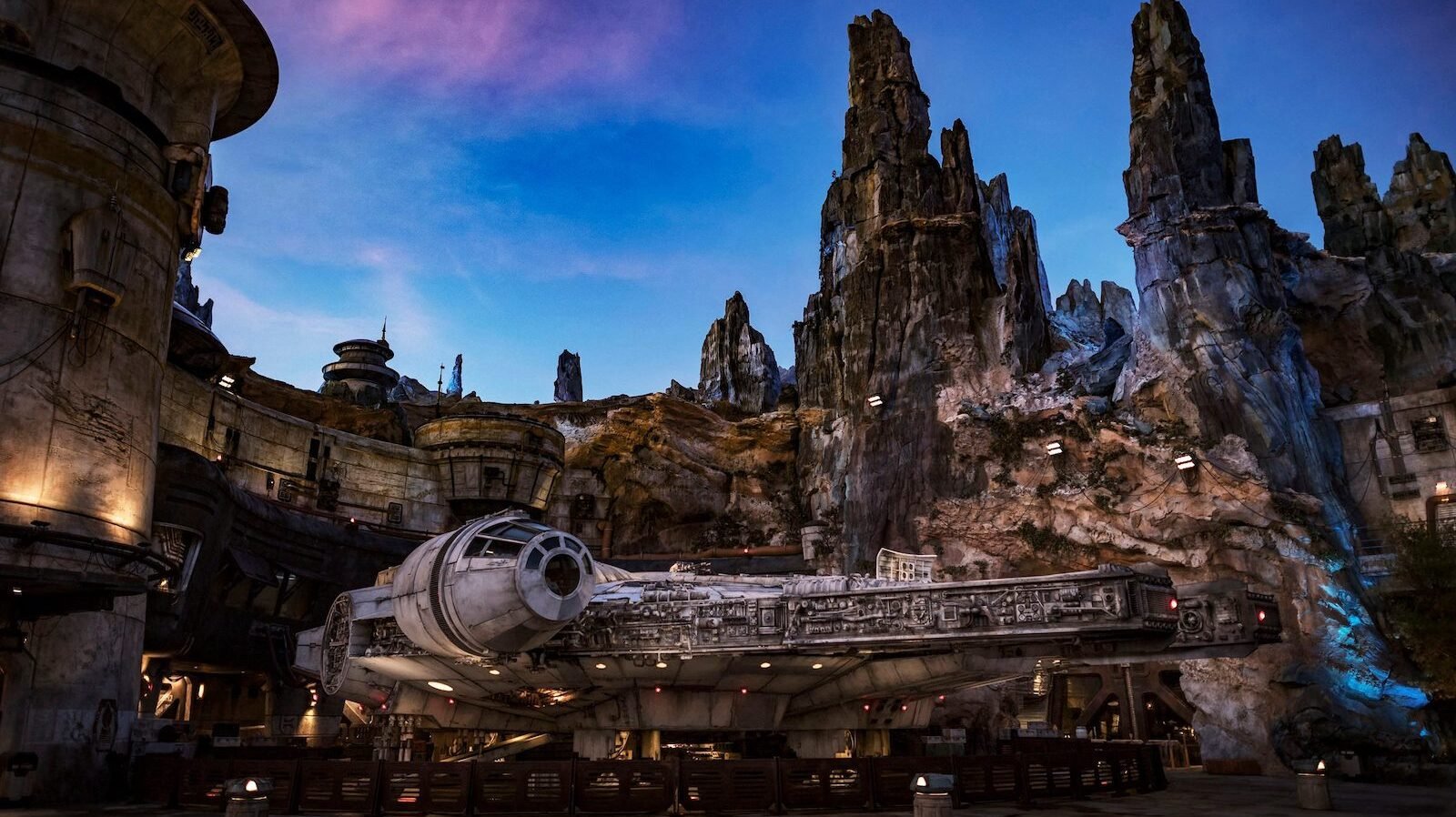 Star Wars Movie Milk History - Disney's Star Wars Theme Park Is