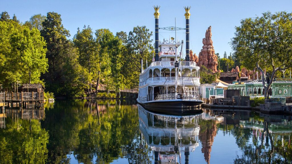 Unlike other boats on the Rivers of America, the Davy Crocket Explorer Canoes are completely self-powered (Photo: Disney)