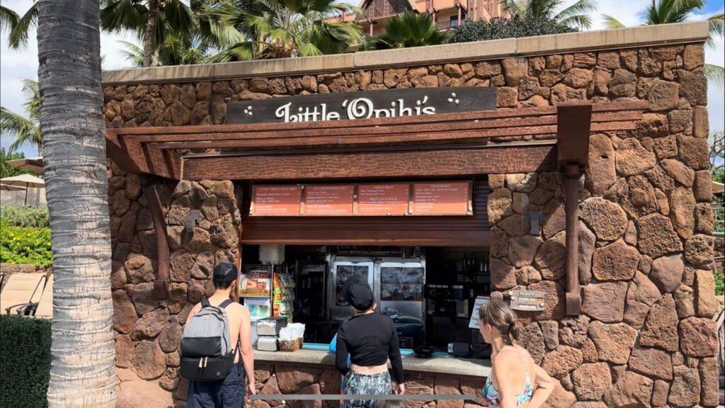 Little Opihi's snack bar by the beach at Aulani with customers in line