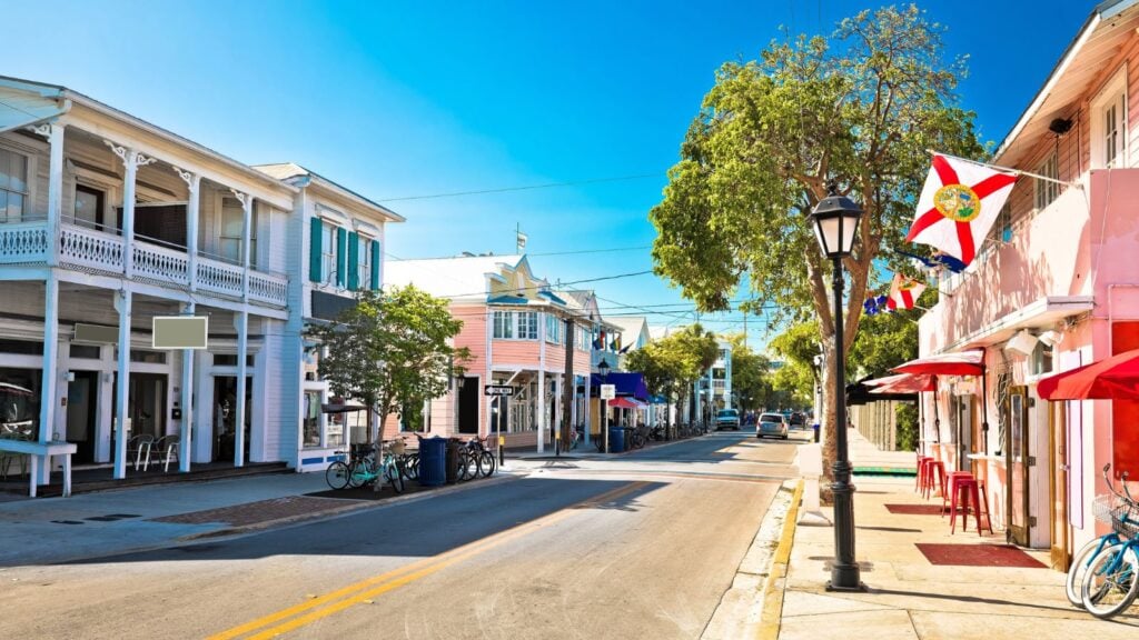 Duval Street yang terkenal di Key West (Foto: Shutterstock)