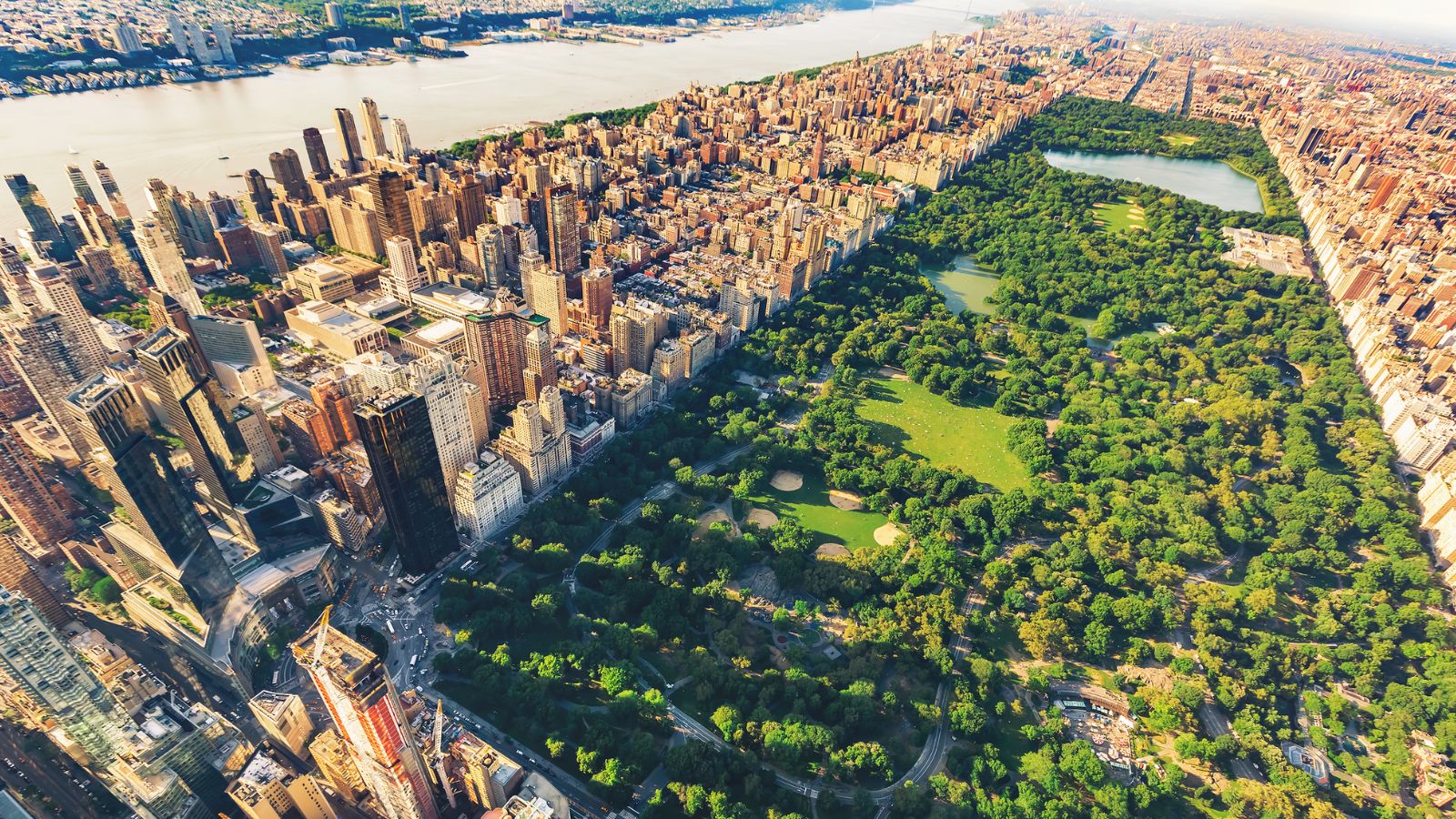 Aerial view of Manhattan and Central Park in New York City (Photo: Shutterstock)