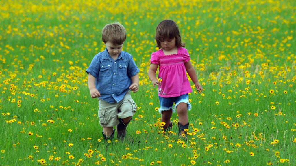 Children in a field of flowers at BlissWood Bed and Breakfast Ranch (Photo: BlissWood Bed and Breakfast Ranch)