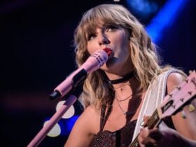 Swifties and budding singer-songwriters will enjoy a visit to the Taylor Swift Education Center in Nashville (Photo: Shutterstock)