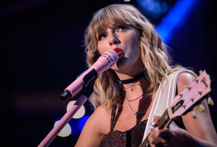 Swifties and budding singer-songwriters will enjoy a visit to the Taylor Swift Education Center in Nashville (Photo: Shutterstock)