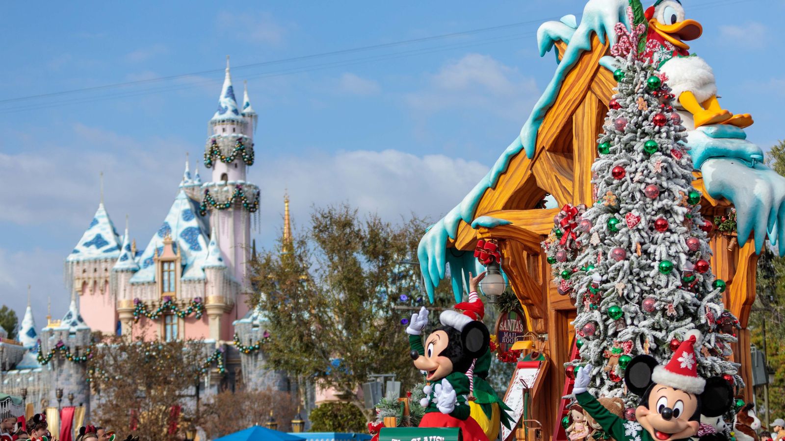 Disneyland Resort Announces Holiday Details for 2023, Here's What You ...