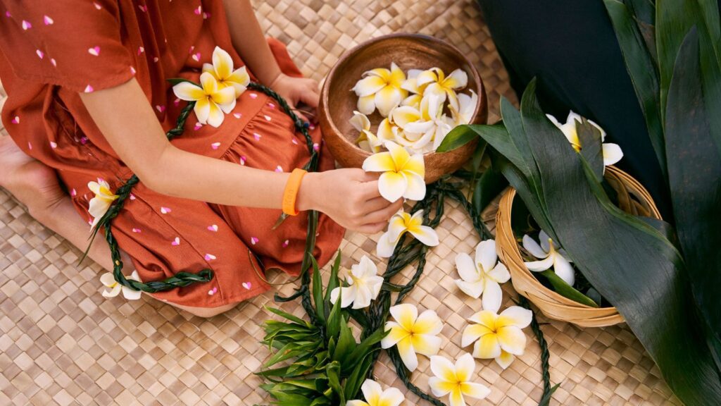 Mauna Kea's kids club offers lei-making workshops for children ages five to 12 (Photo: Mauna Kea Beach Hotel)