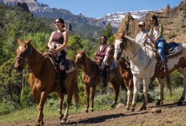 Horseback Riding in Cody, Wyoming (Photo: Cody Yellowstone)