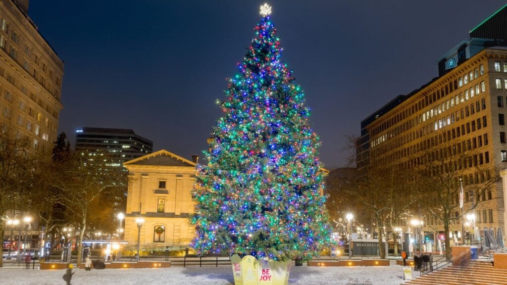 Pioneer Courthouse in Pioneer Square at Christmas (Photo: Shutterstock)