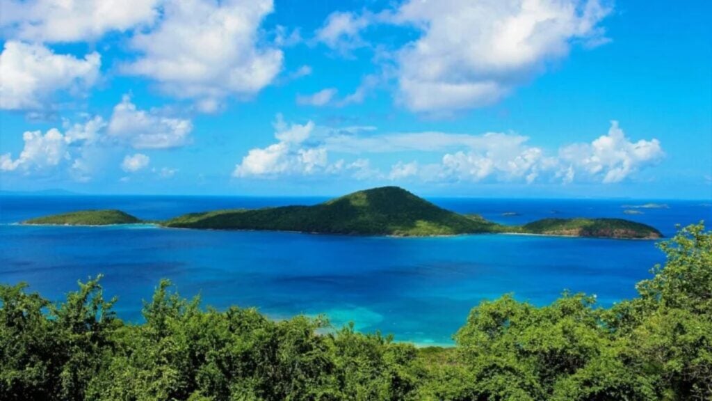 View from Culebra Island, Puerto Rico, to surrounding islands and Caribbean sea (Photo: Envato/valerie251)