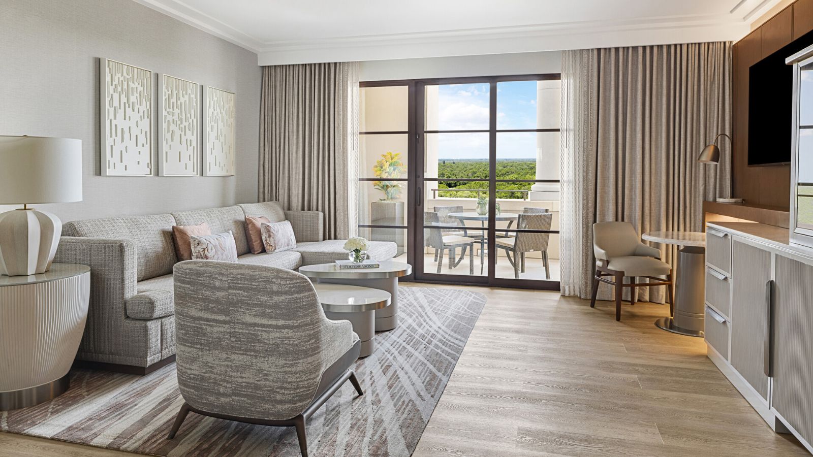 Simple Suites 10 U.S. hotels with over-the-top family suites (2026) - FamilyVacationist