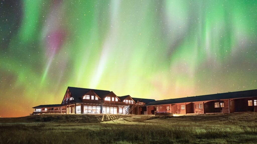 You won't be able to miss the Northern Lights when you stay at Hotel Ranga (Photo: Stefan Lierbermann)