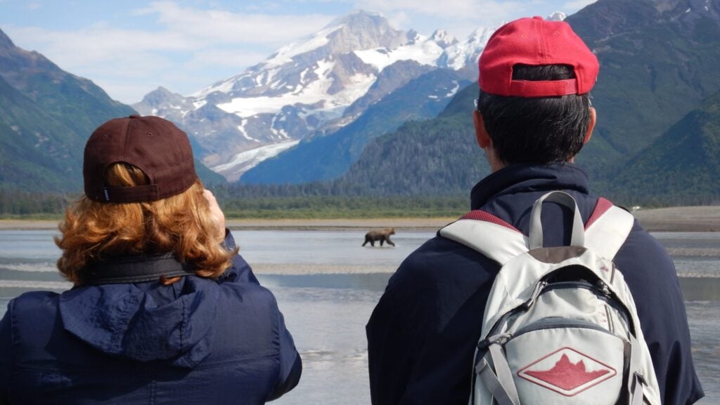 Bear watching and glacier trekking are two unique experiences at Tutka Bay Lodge (Photo: Tutka Bay Lodge)