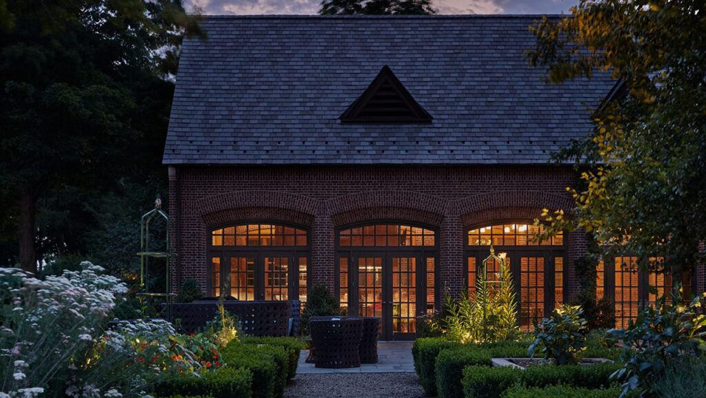 Evening view of a restaurant at Pendry Natirar