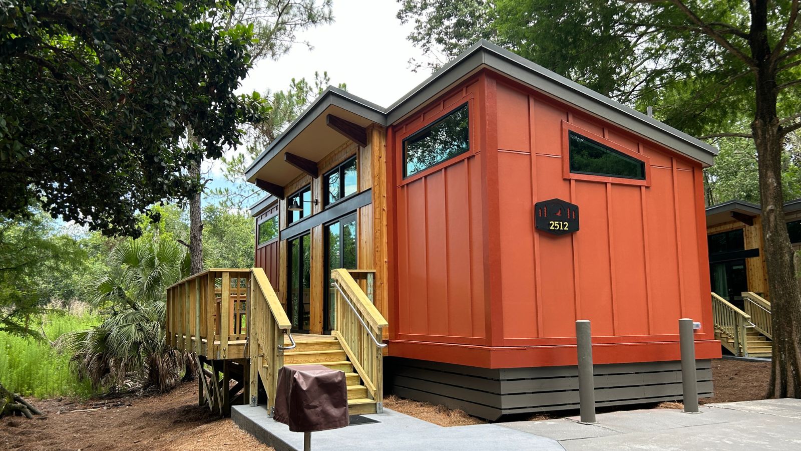 Cabins at Fort Wilderness exterior view (Photo: Josh Roberts)