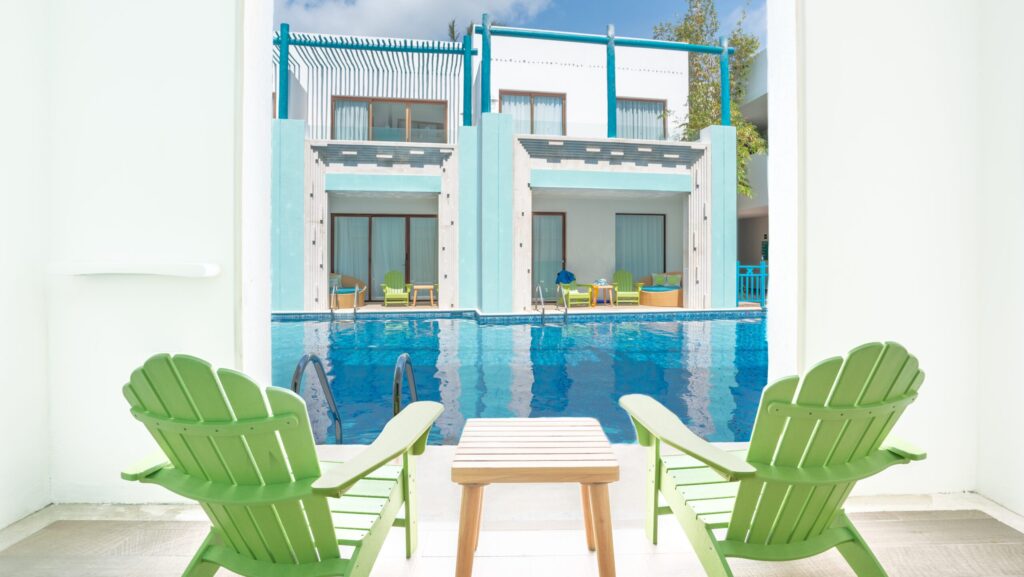 Swim-up suites at Margaritaville Island Reserve by Karisma, Riviera Cancun (Photo: Karisma Resorts)