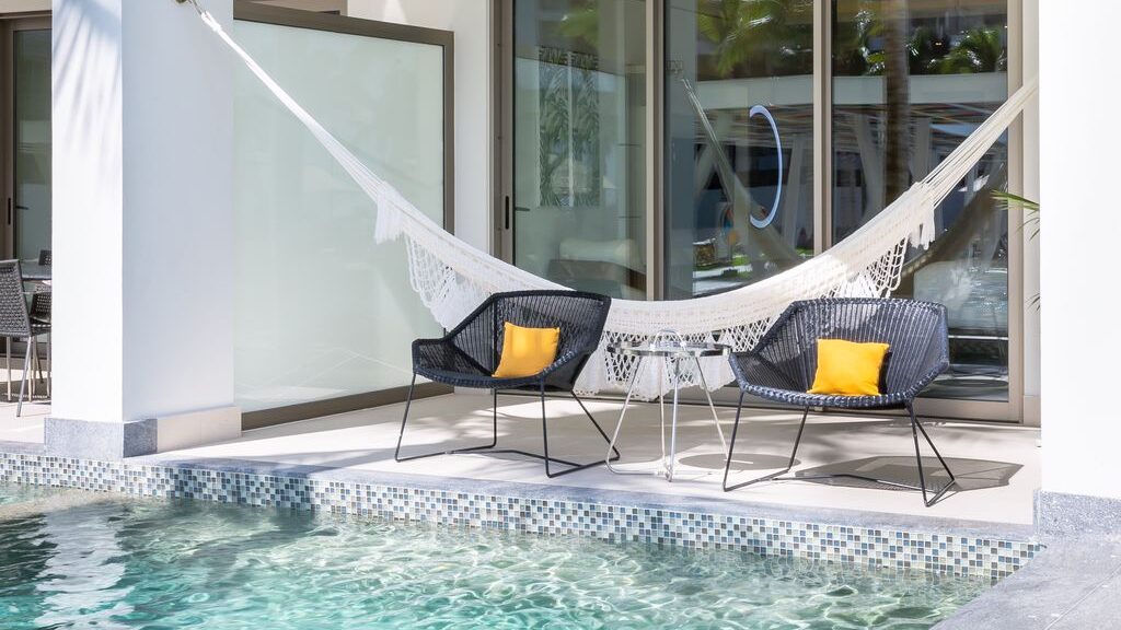 Swim-up suites at Garza Blanca Resort & Spa Cancun (Photo: Garza Blanca Resort)