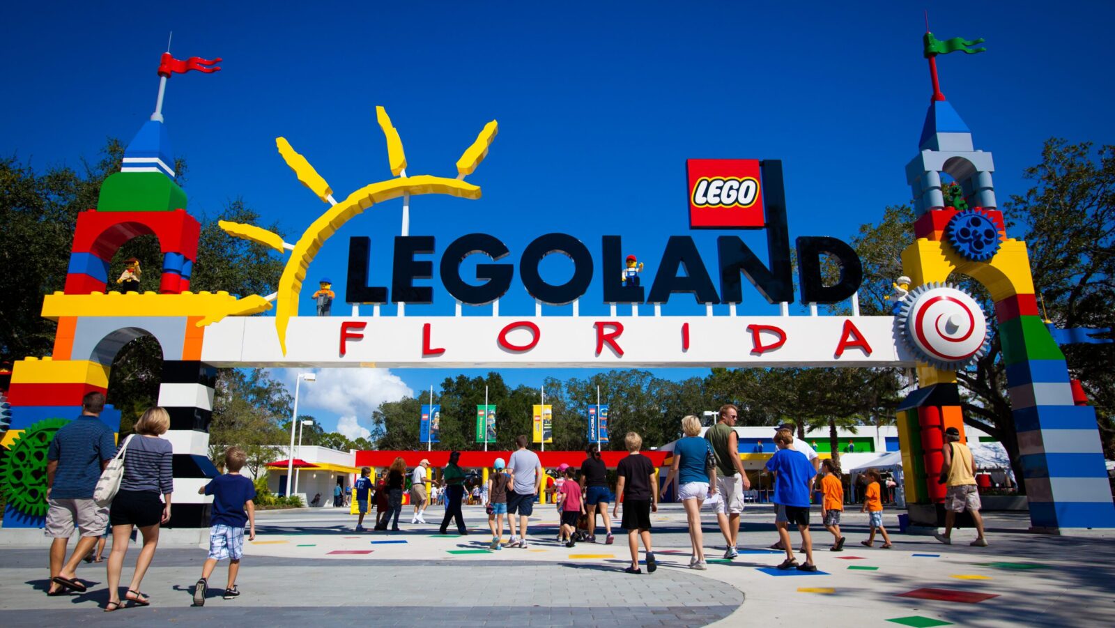 Entry sign at LEGOLAND Florida