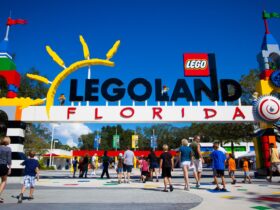 Entry sign at LEGOLAND Florida