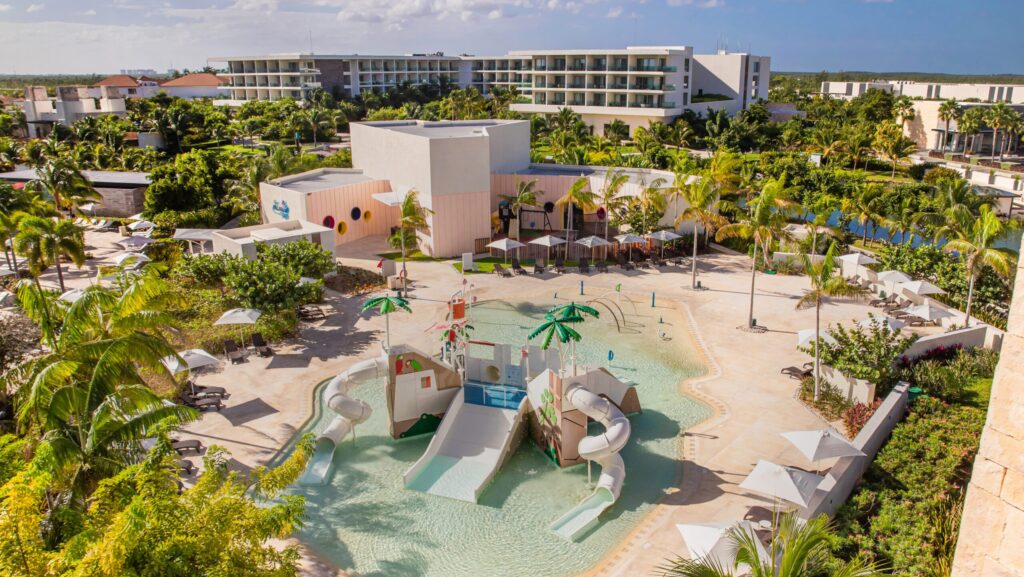 Aerial view of the all-inclusive Grand Palladium Costa Mujeres Resort & Spa (Photo: Grand Palladium)