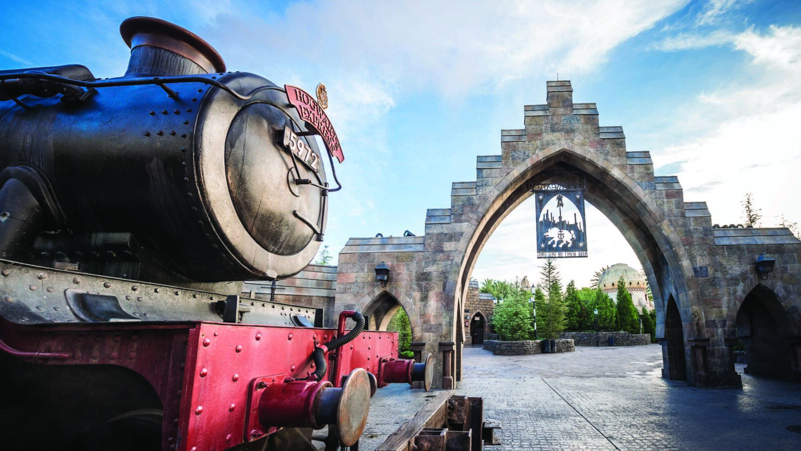 Hogwarts Express at the entrance to Hogsmade Village at Islands of Adventure